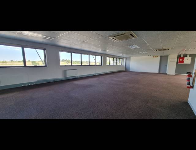 313.50M² OFFICE TO LET IN RANDJESPARK